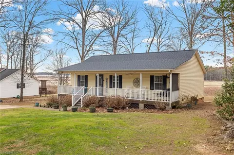 Exterior - 69 Lanning Dr, Denton, NC 27239 photo 2 of 8
