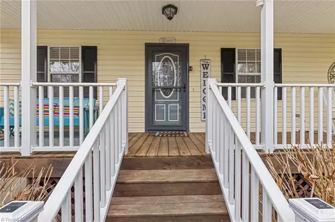 Exterior - 69 Lanning Dr, Denton, NC 27239 photo 3 of 8