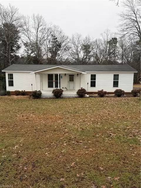 3724 Fall Creek School Rd, East Bend, NC 27018