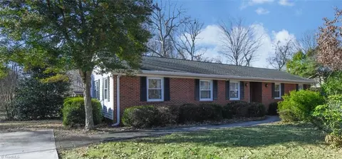 3008 Harnett Dr, Greensboro, NC 27407