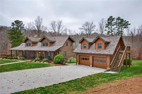 1355 Ash Creek Dr, Walnut Cove, NC 27052