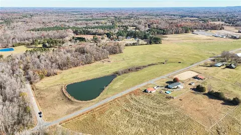 6605 Phillippi Rd, Liberty, NC 27298