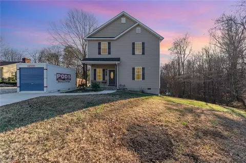 201 Hendrix Dr, Kernersville, NC 27284