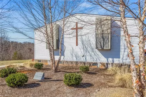 Exterior - 1255 Mountain View Rd, King, NC 27021 photo 5 of 9