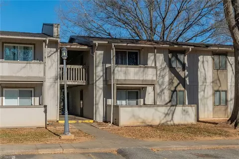 2240 Sunderland Rd #65N, Winston Salem, NC 27103