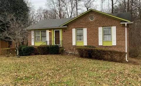 1514 Woodridge Ave, Greensboro, NC 27405
