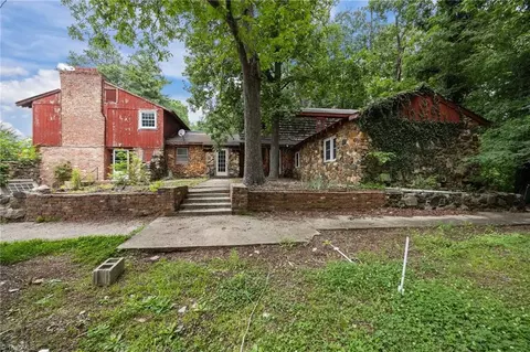 1729 Youngs Mill Rd, Greensboro, NC 27406