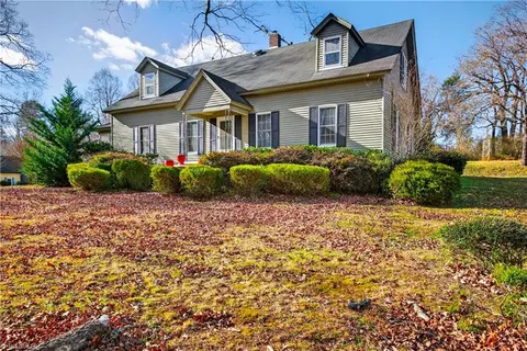2500 Mount Hope Church Rd, Whitsett, NC 27377