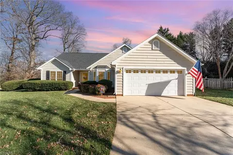 14 Montford Ct, Greensboro, NC 27455