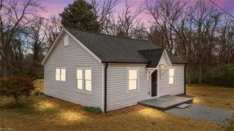 100 Carr St, Thomasville, NC 27360