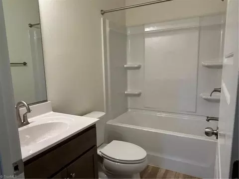 Bath - 1917 Darrell Dr, Graham, NC 27253 photo 1 of 2
