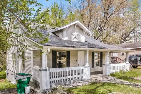 705 Wise Ave, High Point, NC 27260 photo 2