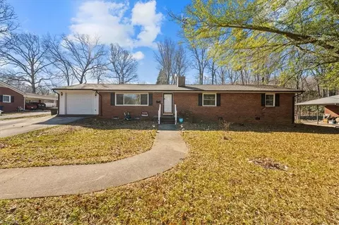 1012 Redding Rd, Asheboro, NC 27203