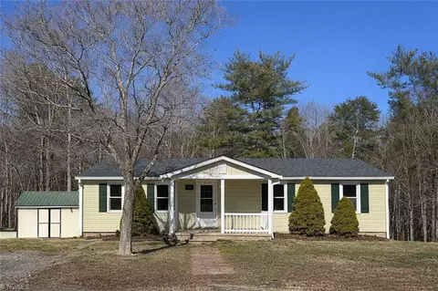 333 Sandy Flats Rd, North Wilkesboro, NC 28659