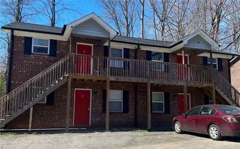 2406 Markwood Ln, Winston Salem, NC 27107