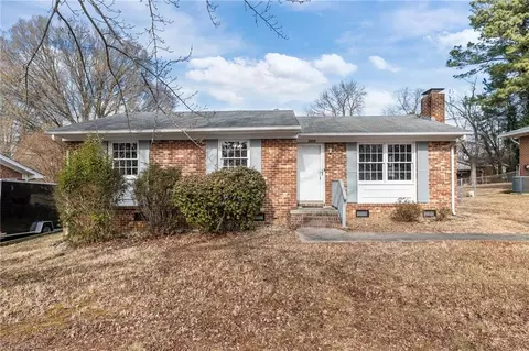2214 Woodberry Dr, Greensboro, NC 27403