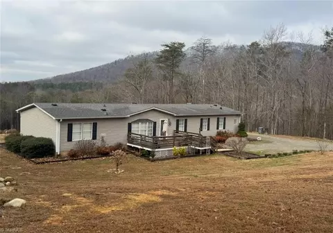 1040 Breezeway Dr, King, NC 27021