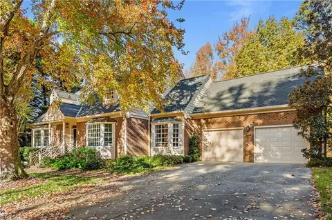 10 New Bern Sq, Greensboro, NC 27408
