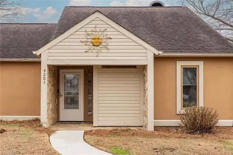 4204 Sunburst Dr, High Point, NC 27265