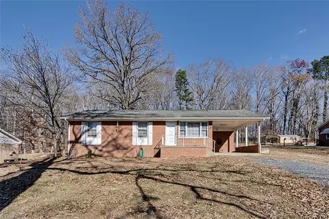 326 Greenvale Rd, Asheboro, NC 27203