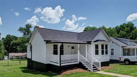 511 Barnes St, Reidsville, NC 27320