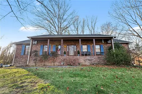 1532 Creek Bed Rd, Kernersville, NC 27284