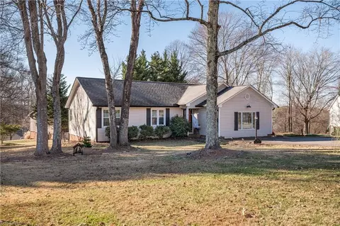 710 Saddle Dr, Pilot Mountain, NC 27041