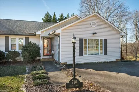 710 Saddle Dr, Pilot Mountain, NC 27041 photo 4