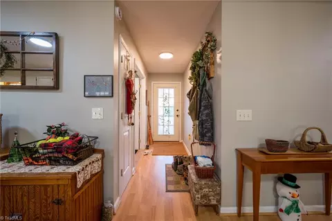 710 Saddle Dr, Pilot Mountain, NC 27041 photo 11