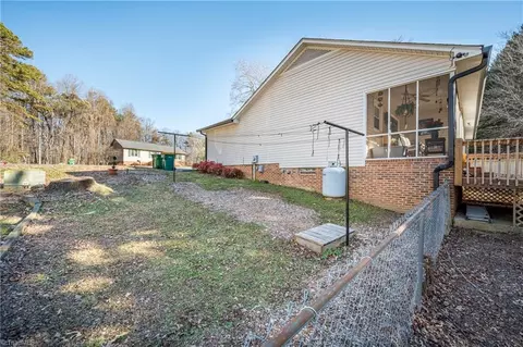 710 Saddle Dr, Pilot Mountain, NC 27041 photo 5