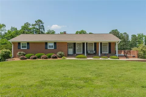 421 Dove Pt, Lexington, NC 27295