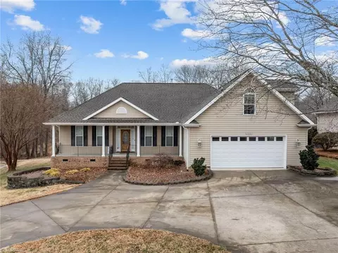 308 Canterbury Dr, High Point, NC 27262