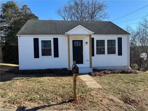 914 Highland Rdg, Martinsville, VA 24112