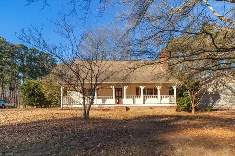 5218 Muirfield Dr, Lexington, NC 27295