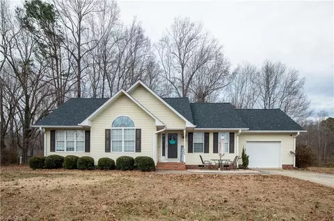 908 Bunting Rd, Asheboro, NC 27205