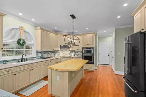 Kitchen - 7435 Trotters Run, Trinity, NC 27370 photo 2 of 3