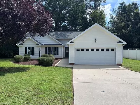 102 Cypress Ct, Gibsonville, NC 27249