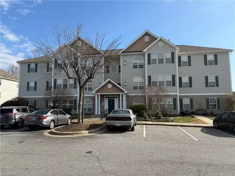 6112 Hedgecock Cir, High Point, NC 27265