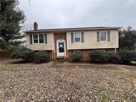 101 Hemlock Ct, King, NC 27021