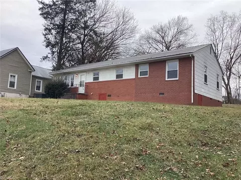 323 Coltrane Ave, High Point, NC 27260