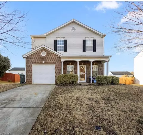 4823 Kingwell Dr, Mcleansville, NC 27301