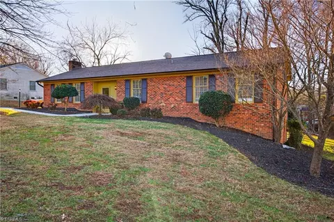 4502 Whitby Pl, Greensboro, NC 27406