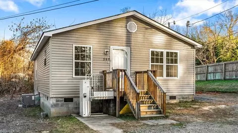 546 Woodlawn St, Asheboro, NC 27203