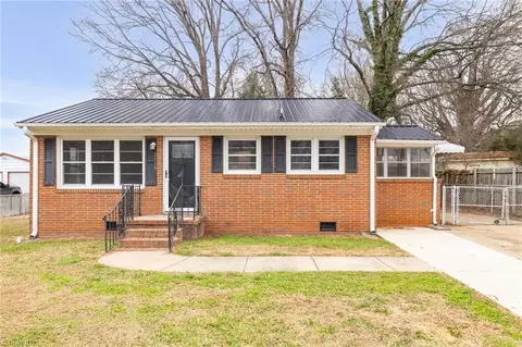 1518 Pearman St, Reidsville, NC 27320