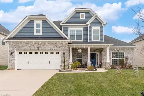5770 Highland Grove Dr, Summerfield, NC 27358