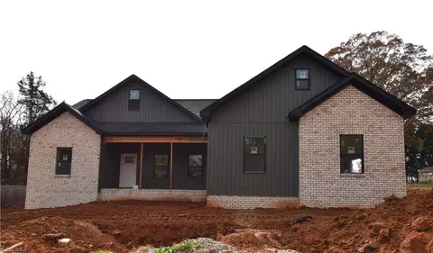 4381 Continental Dr, Pfafftown, NC 27040