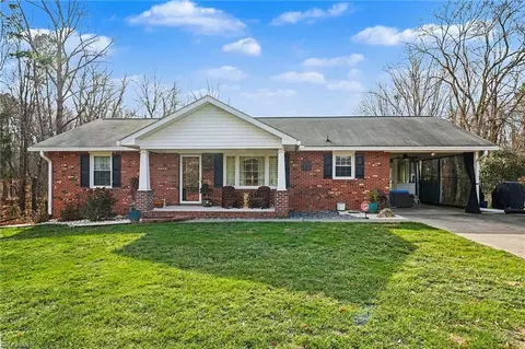125 Luzelle Dr, Winston Salem, NC 27103