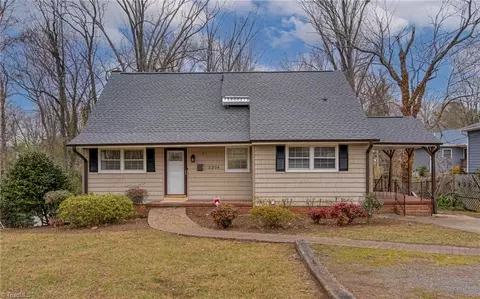2504 Cornwallis Dr, Greensboro, NC 27408