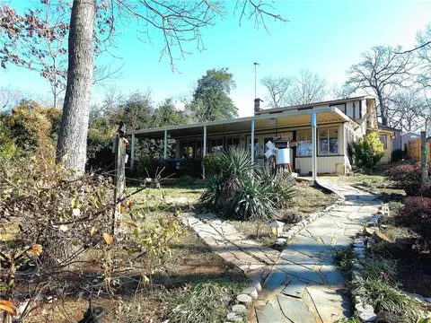220 Yachtsman Dr, Salisbury, NC 28146