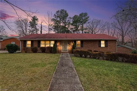 3771 Tangle Ln, Winston Salem, NC 27106